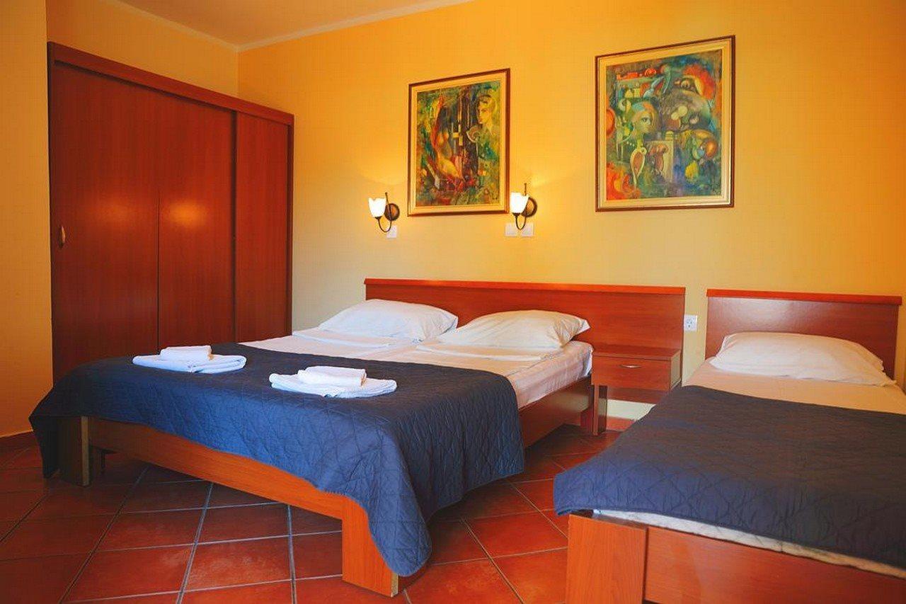 Hotel Meduza Bečići Luaran gambar