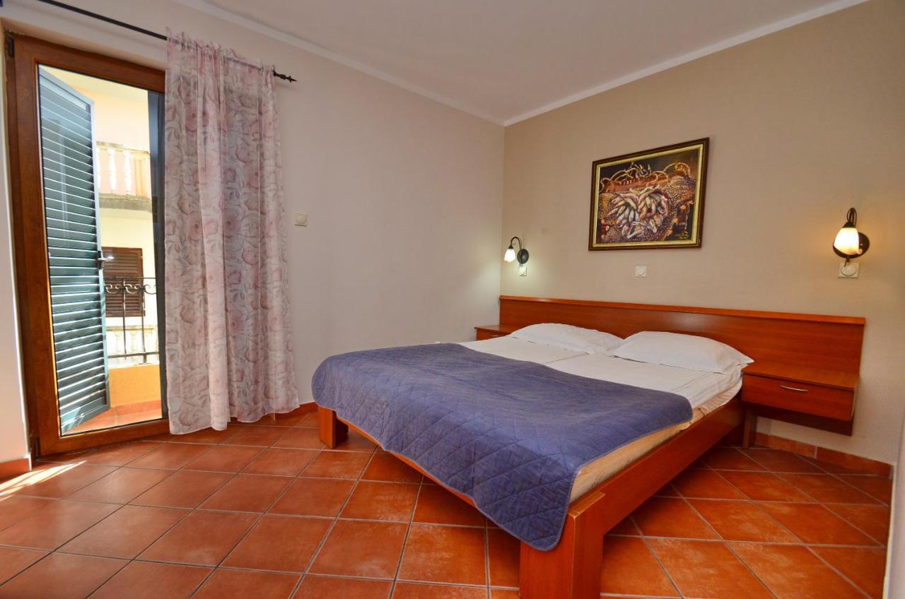 Hotel Meduza Bečići Luaran gambar