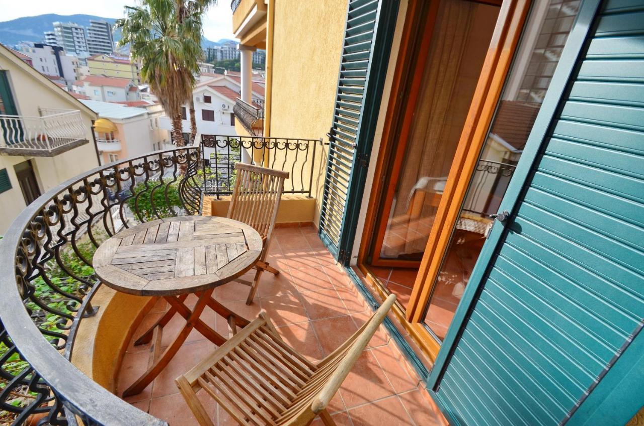 Hotel Meduza Bečići Luaran gambar